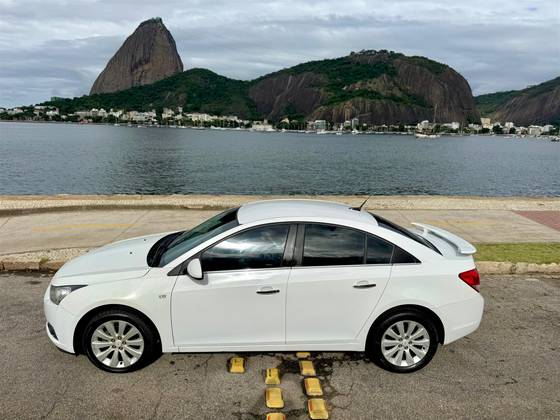 CHEVROLET CRUZE 1.8 LTZ 16V FLEX 4P AUTOMÁTICO CHEVROLET CRUZE 1.8 LTZ 16V FLEX 4P AUTOMÁTICO